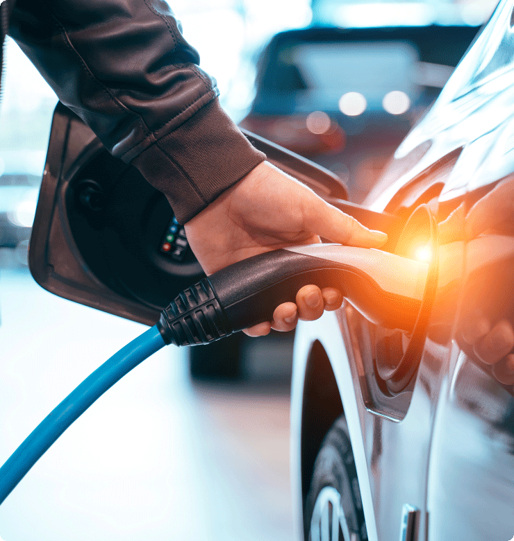 Auto Elettrica in ricarica